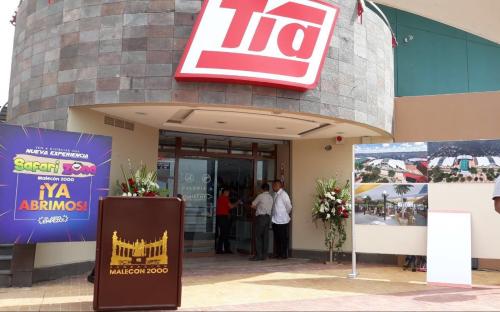 Tía-Inauguramos local en el Malecón 2000